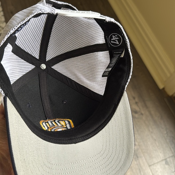 47 Navy/White Milwaukee Brewers Primary Logo Trucker Snapback Hat - Picture 10 of 13